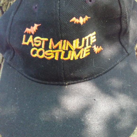 Black Baseball cap with "Last Minute Costume" - Picture 2 of 4